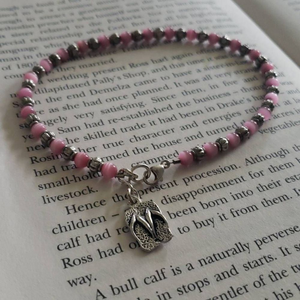 Pink Beaded Flip Flop Bracelet‎